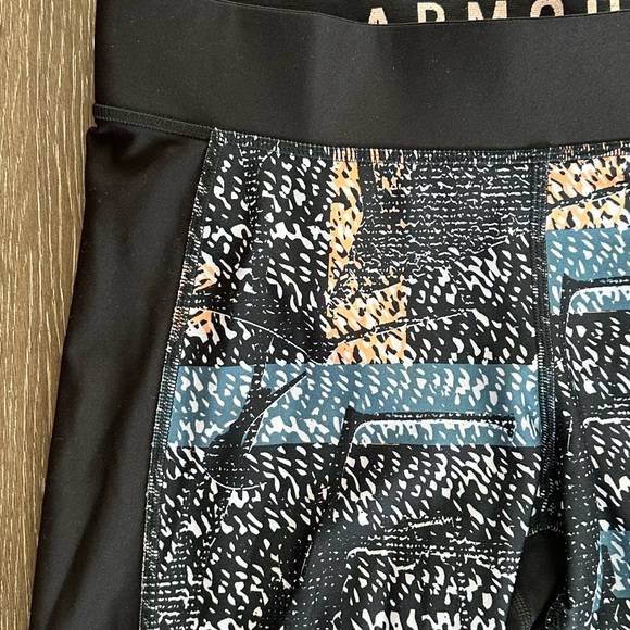 [UNDER ARMOUR] cropped heat gear compression pants - Picture 3 of 4